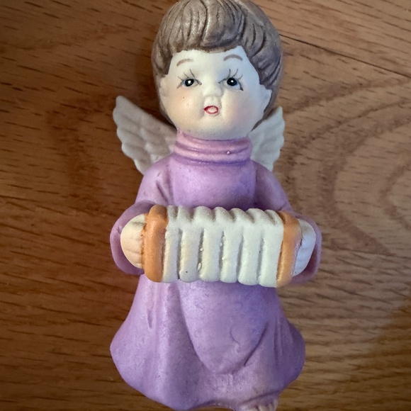 Artmark Collection Set of 6 Porcelain Angels Playing Instruments - Picture 6 of 15